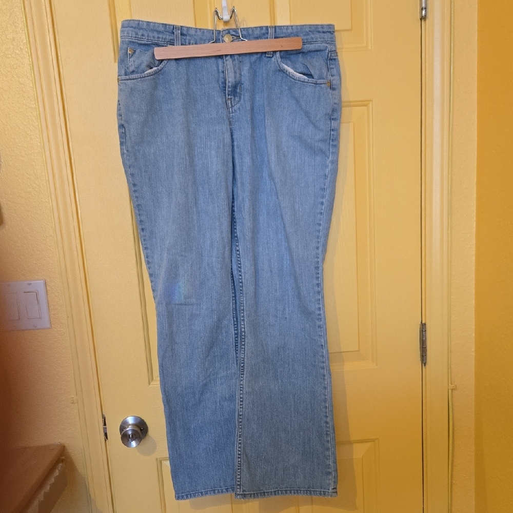 Levi Signature Light Blue Straight Leg Jeans